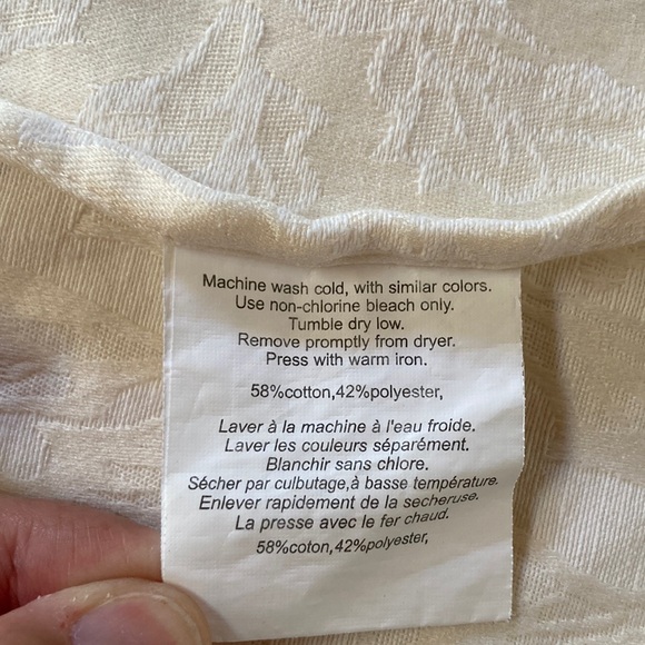 SPODE Christmas Tree Santa Tree Top Dining Table Tablecloth 70 inch Round - Picture 3 of 10